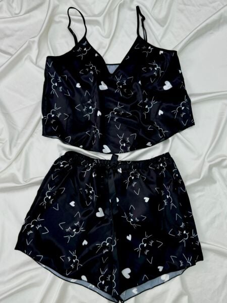 Love Secret Siyah İp Askılı Kedili Desenli Saten Şortlu Gecelik Takımı
