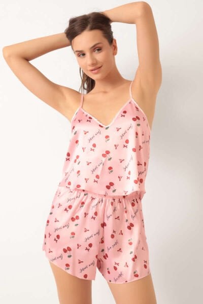 Pembe Kiraz Desenli Askılı Saten Kadın Pijama Takımı